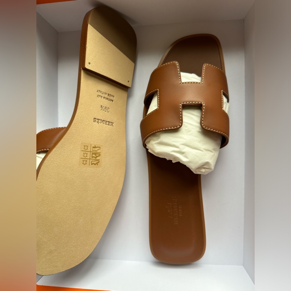 Brand New Hermes Oran in Gold- 39.5, comes with box, ribbon and dust bag
